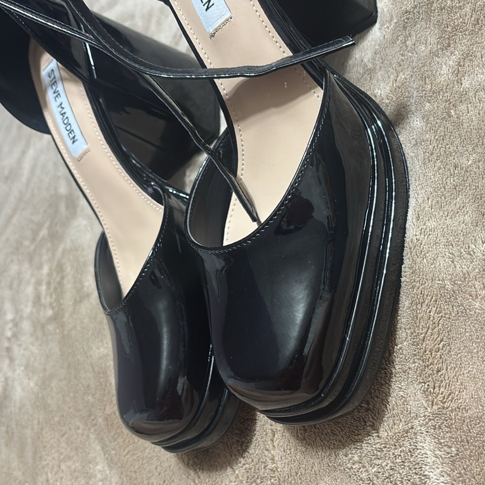 NWOT Steve Madden platform heels - Picture 3 of 7